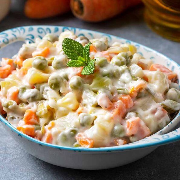 Ensaladilla rusa tradicional