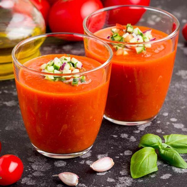 Gazpacho andaluz tradicional